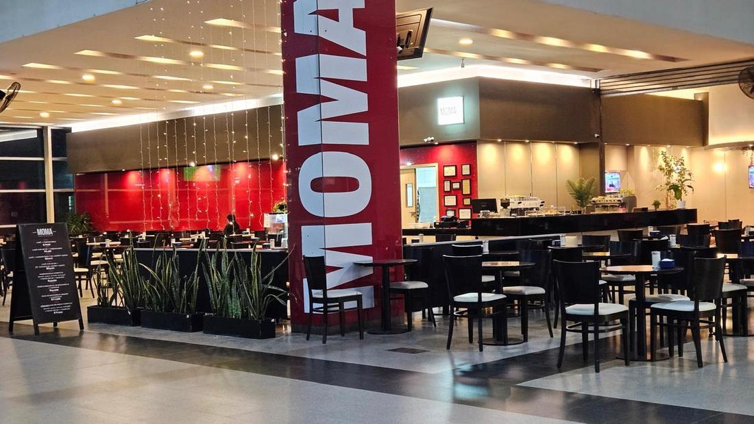 Cafetería y restaurante en el hall